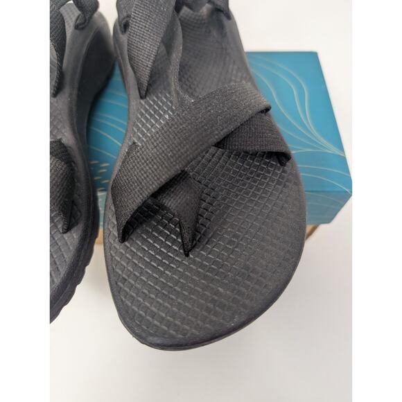 Chaco Womens Sz 7 Z Cloud 2 Sandals in Solid Black w/Box Gorpcore - Picture 3 of 9
